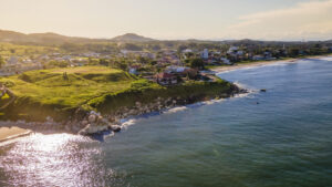 Praia do Sol, em Itajuba: natureza e pôr do sol deslumbrante
