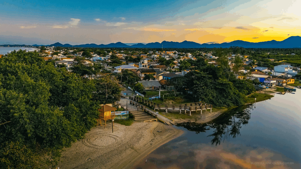 barra do saí, em itapoá