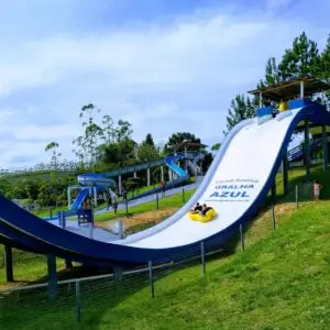 Parque Aquático Gralha Azul: diversão em família em Barra Velha