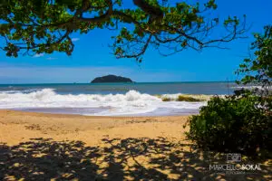 Praia Bacia da Vovó, em Penha: mar calmo e clima familiar
