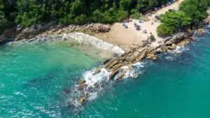 Praia da Paciência, em Penha: a menor praia do Brasil