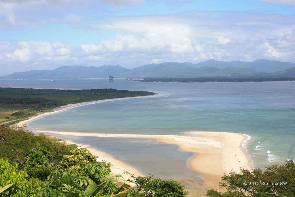 Imagem da praia do forte em sao francisco do sul