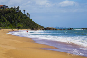 Praia do Quilombo, em Penha: história, surf e natureza