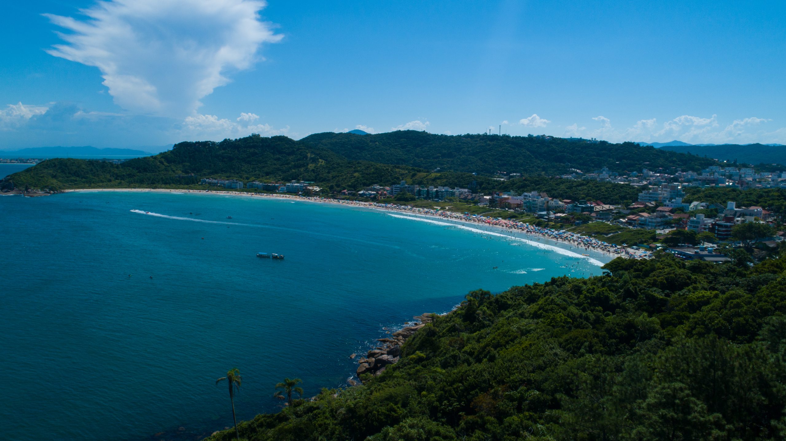 Praia de 4 ilhas em Bombinhas, SC