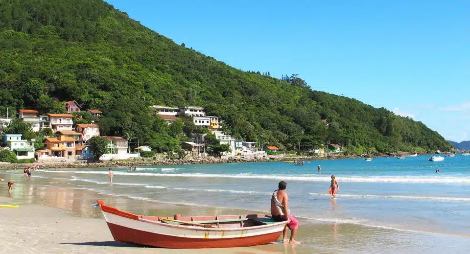 Praia do Pantano do Sul.jpg
