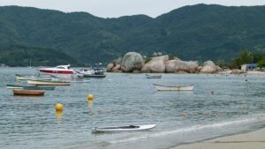 Praia da Armação da Piedade: história e tranquilidade