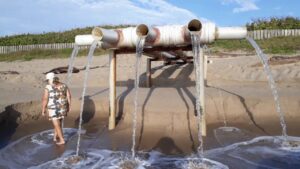 Praia da Salinas: natureza, energia e águas terapêuticas