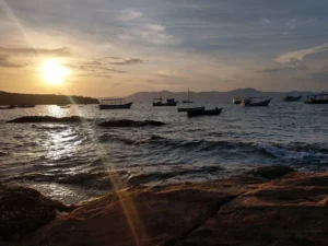 Praia do Araçá: vila de pescadores e autenticidade em Porto Belo
