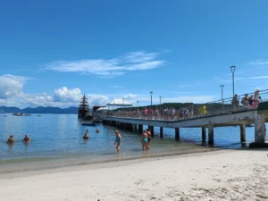 Praia do Centro, em Porto Belo: guia completo