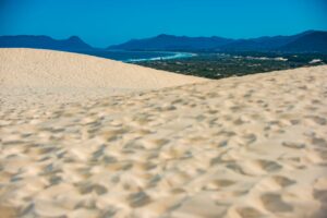 Dunas da Joaquina em Florianópolis: o deserto da Ilha da Magia