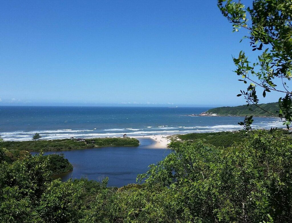 Lagoa do Meio na Praia do Rosa