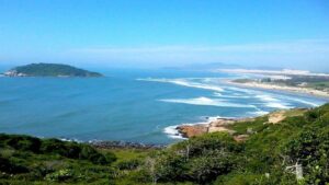Praia do Luz: refúgio silencioso entre o Rosa e a Ibiraquera