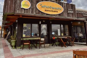 Restaurante Setentaesete: alta gastronomia com vista para o mar