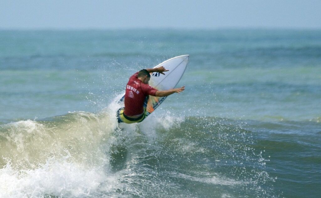 Surf em Balneário Rincão