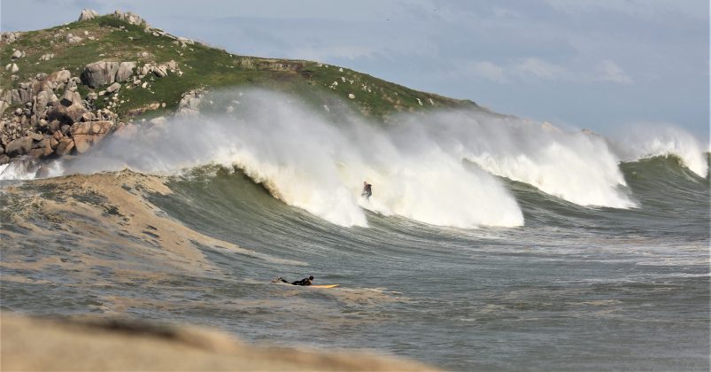 Surf na Praia da Vila