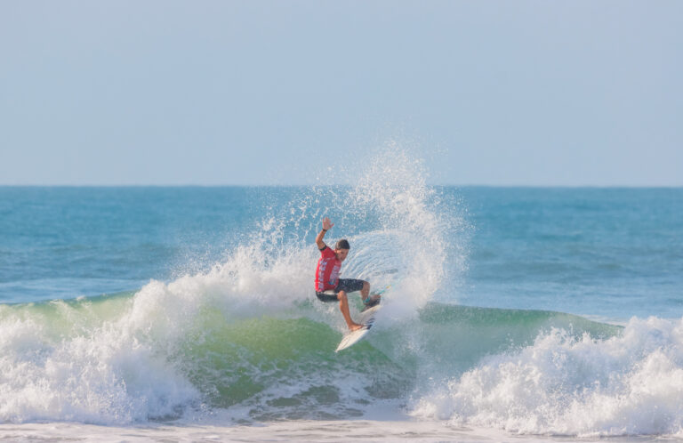 Surf na Praia do Rosa