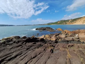 Pico da Diva em Imbituba: piscina natural e mirante